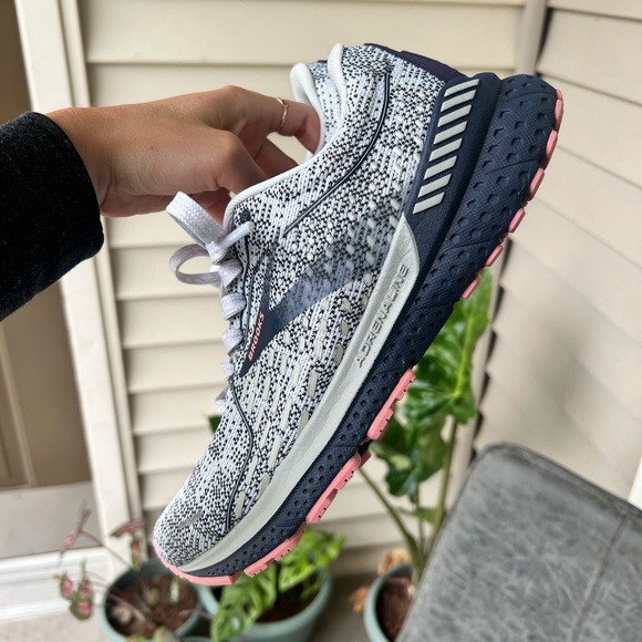 Brooks Adrenaline 21 GTS - Picture 2 of 7